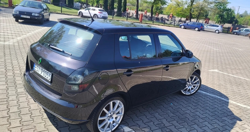 Skoda Fabia cena 16800 przebieg: 162000, rok produkcji 2011 z Sieradz małe 254